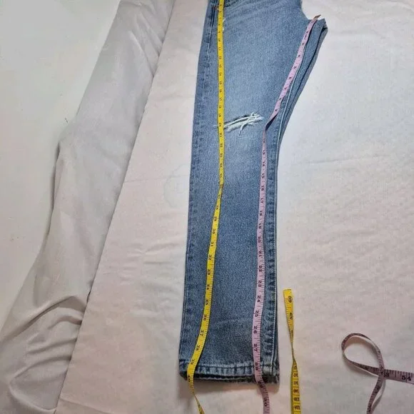 Levis Womens Jeans 501 Skinny High Rise Distressed Button Fly Size 31x28 NWT 36 - Picture 12 of 13